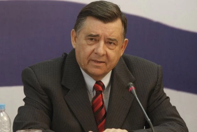 Καρατζαφέρης: Συγκεκριμένες προϋποθέσεις για συνεργασία με τον Καμμένο